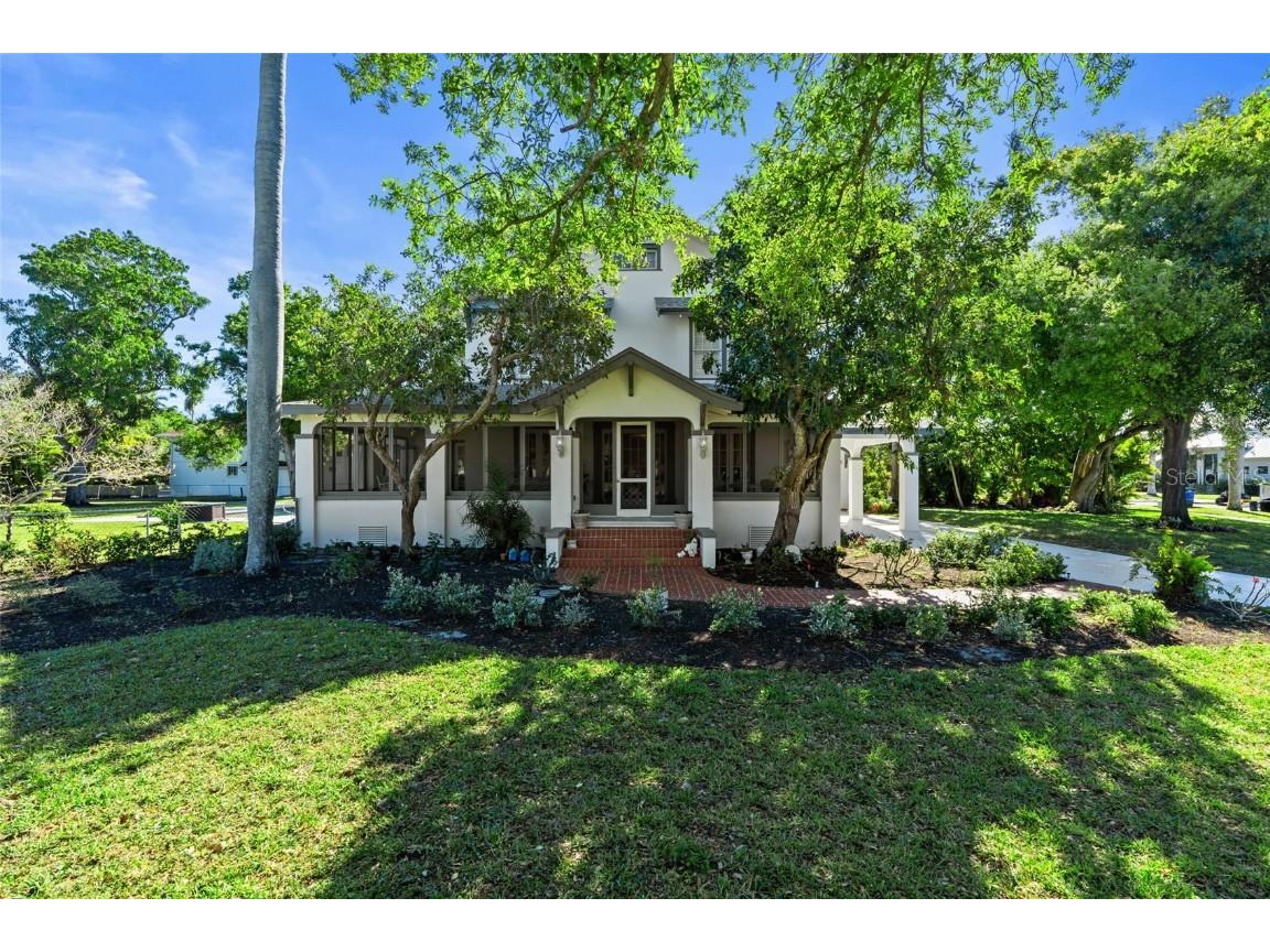 3235 Avocado Drive Fort Myers FL 33901 C7515969 image1