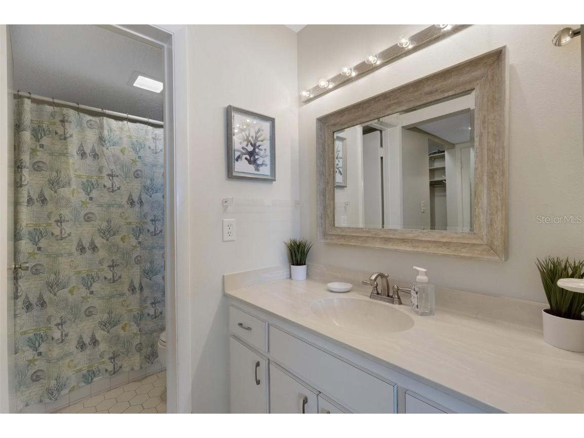 3235 Gulf Of Mexico Drive #A305 Longboat Key FL 34228 - GULF OF MEXICO/SARASOTA BAY A4646346 image18