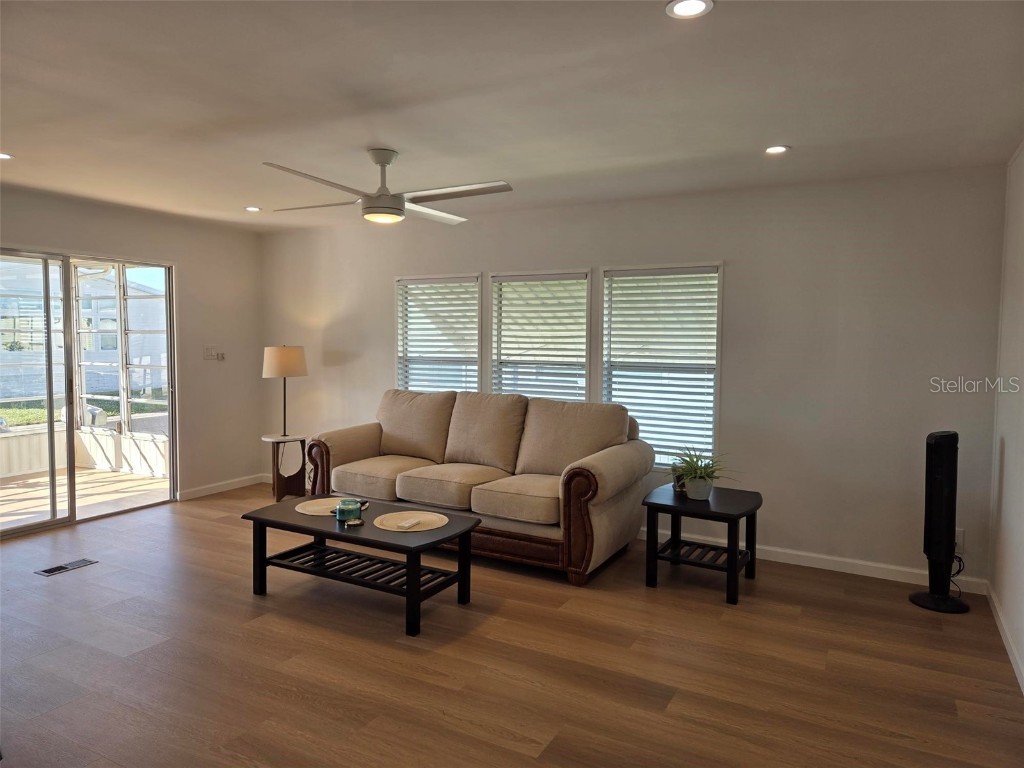 3235 Sweet Bay Terrace Sarasota FL 34237 A4669964 image12