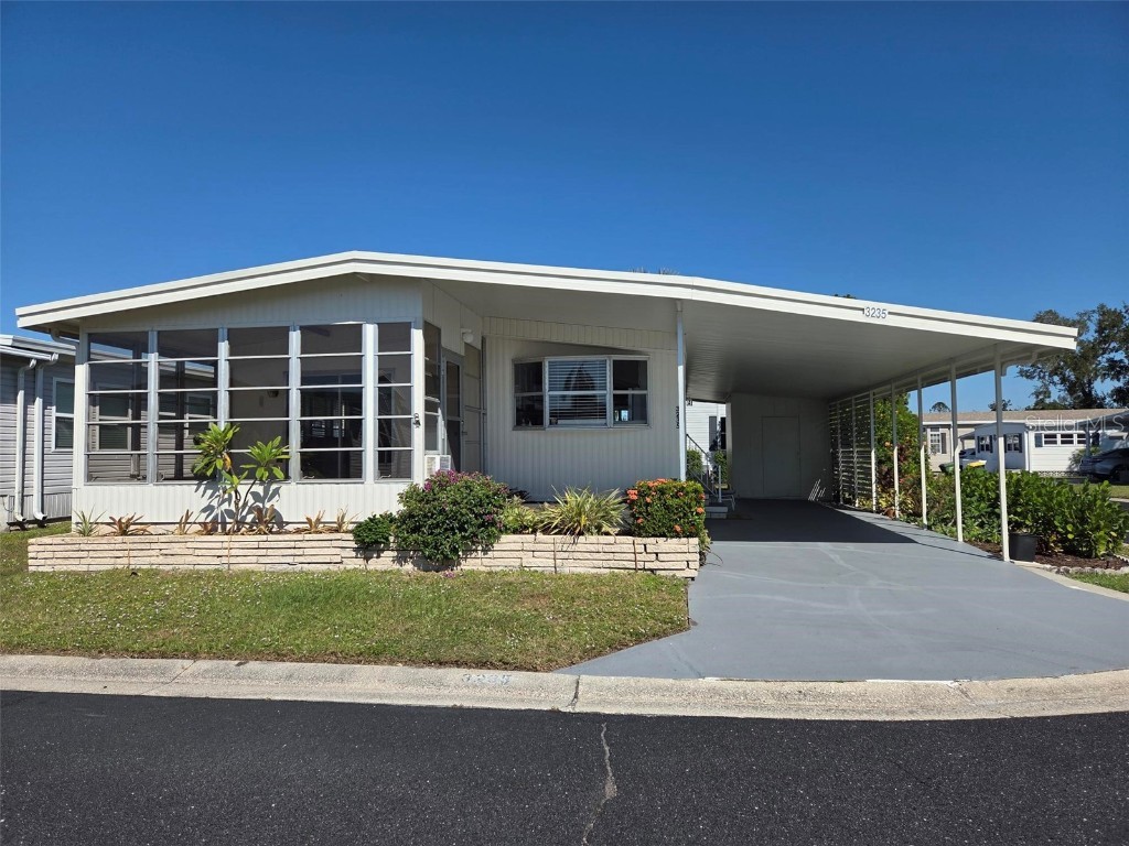 3235 Sweet Bay Terrace Sarasota FL 34237 A4669964 image2