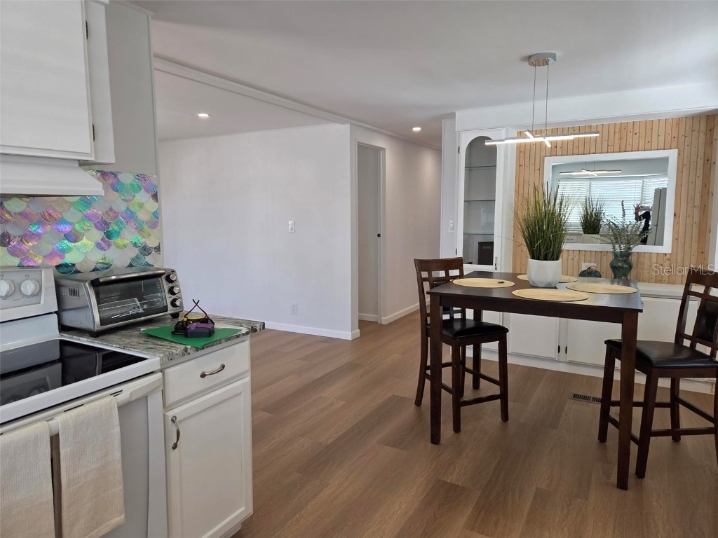 3235 Sweet Bay Terrace Sarasota FL 34237 A4669964 image20