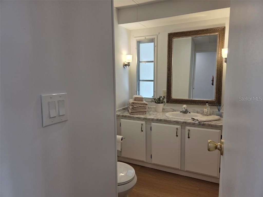 3235 Sweet Bay Terrace Sarasota FL 34237 A4669964 image23