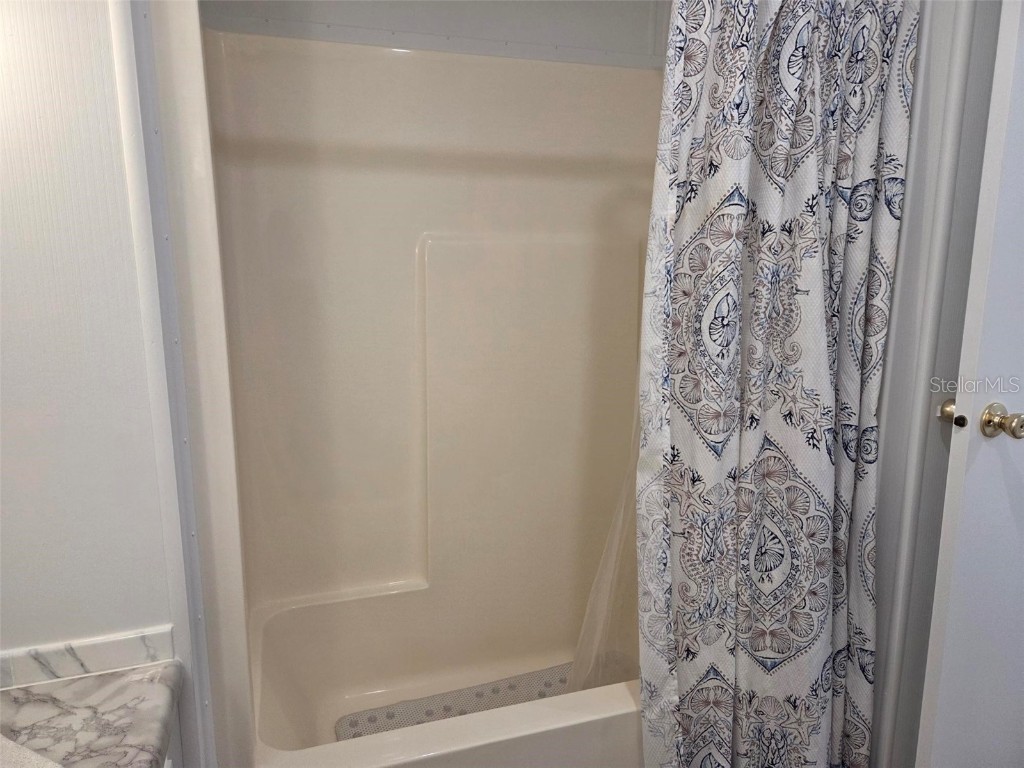 3235 Sweet Bay Terrace Sarasota FL 34237 A4669964 image25