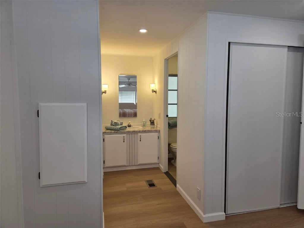 3235 Sweet Bay Terrace Sarasota FL 34237 A4669964 image28