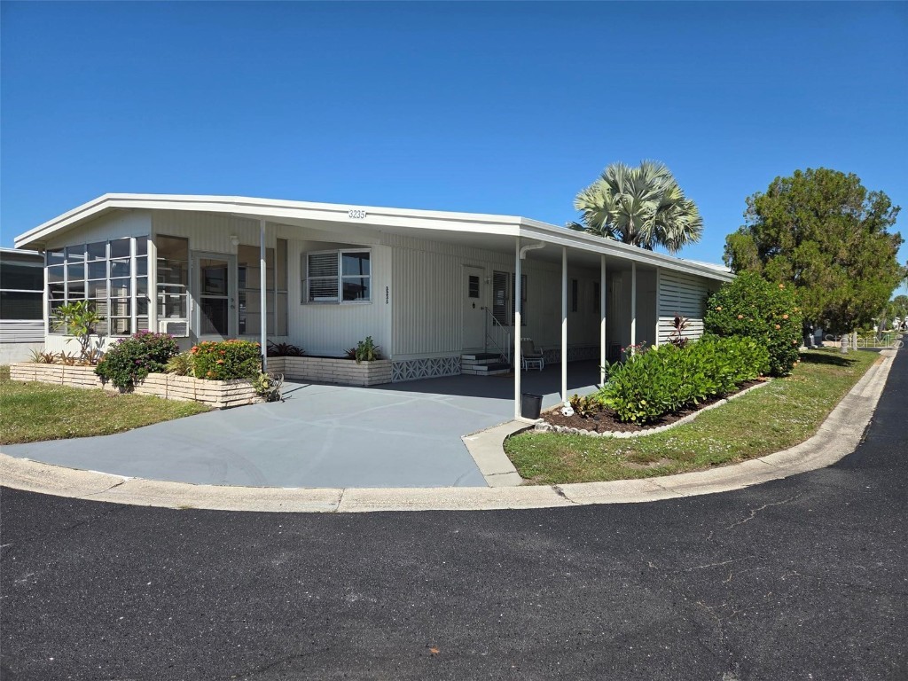 3235 Sweet Bay Terrace Sarasota FL 34237 A4669964 image3