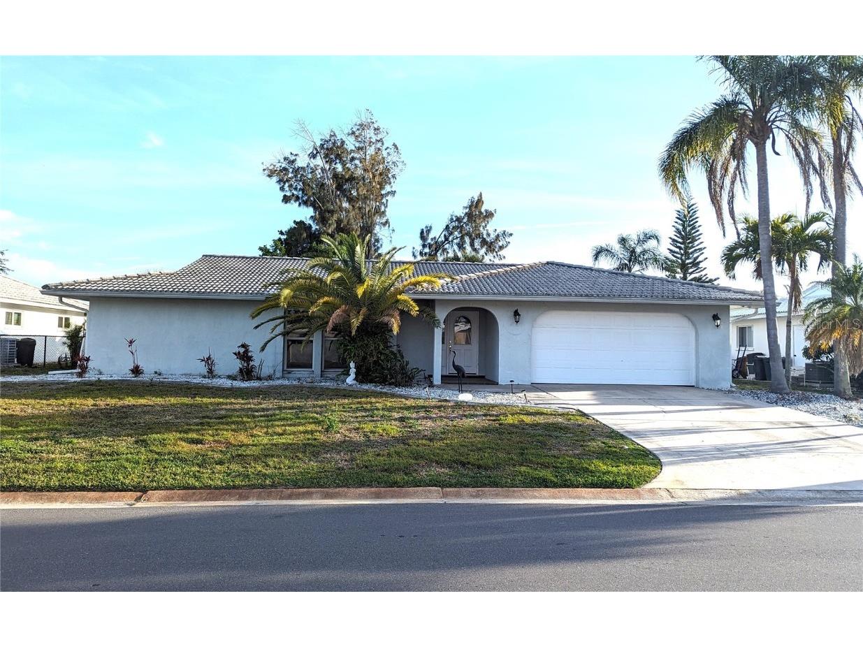 3235 Village Green Drive Sarasota FL 34239 A4601780 image1