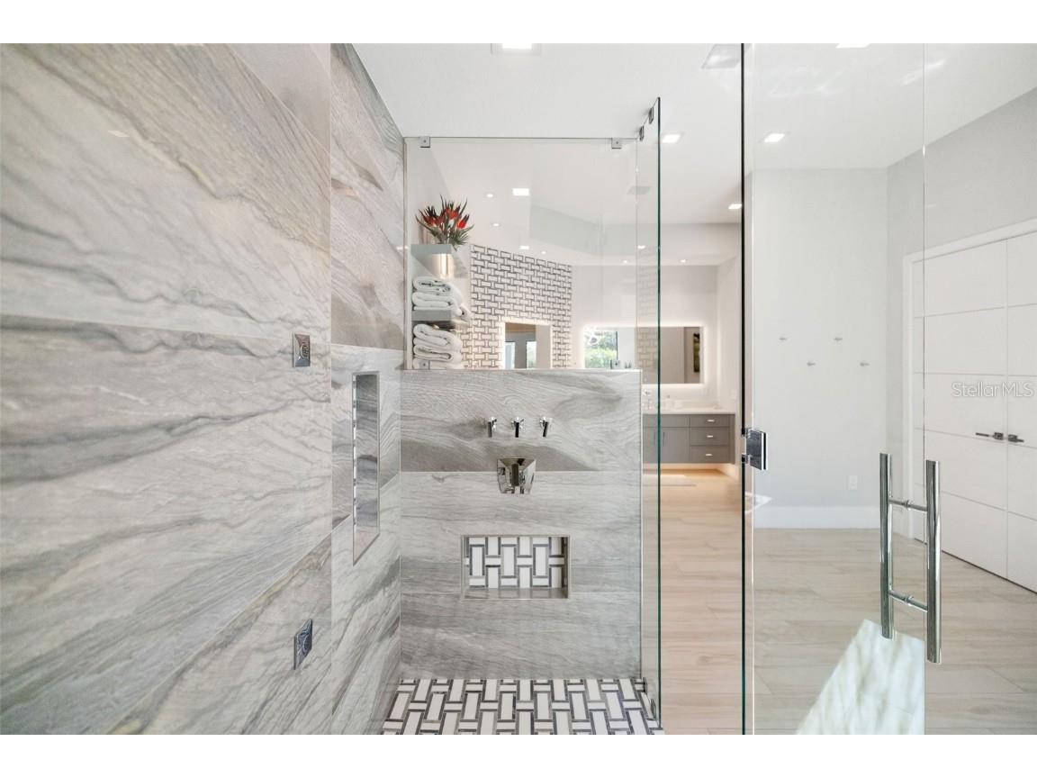 3236 Founders Club Drive Sarasota FL 34240 A4670256 image37