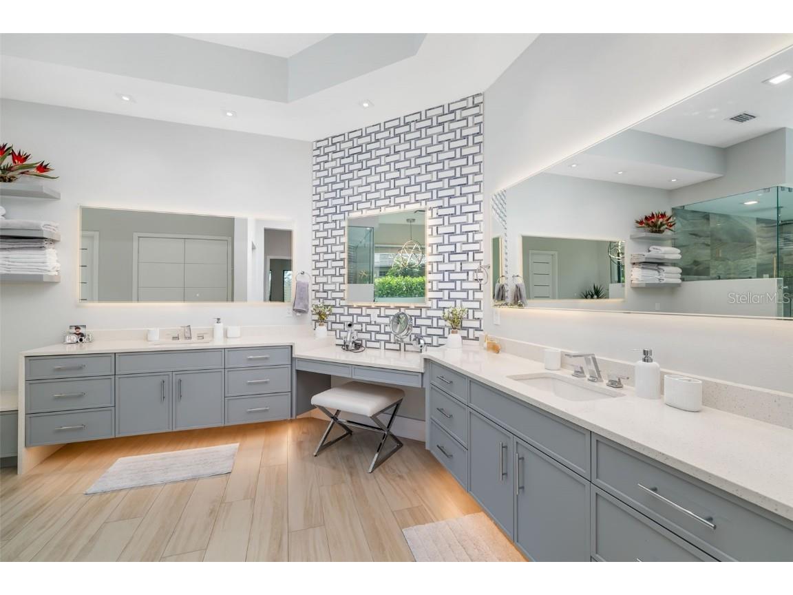 3236 Founders Club Drive Sarasota FL 34240 A4670256 image38