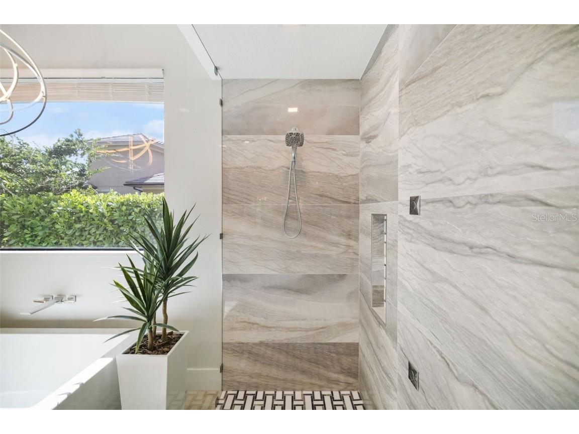 3236 Founders Club Drive Sarasota FL 34240 A4670256 image40