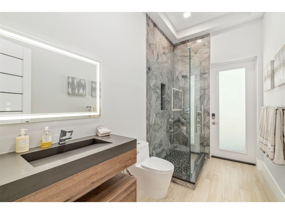 3236 Founders Club Drive Sarasota FL 34240 A4670256 image46