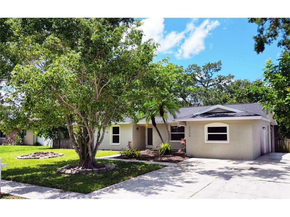 3236 Kingswood Drive Sarasota FL 34232 A4657224 image1