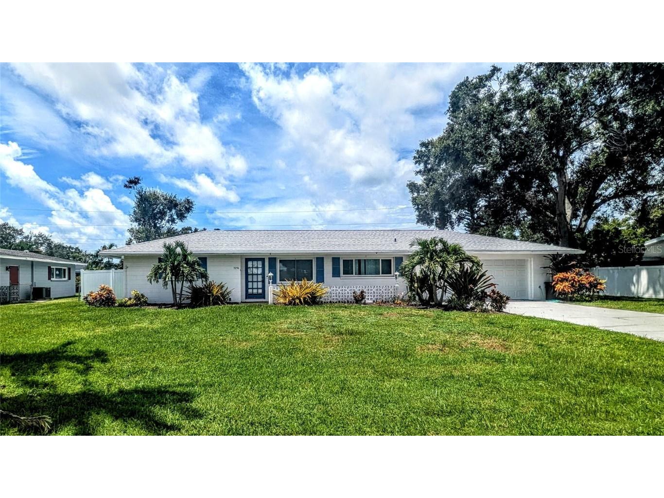 3236 S Lockwood Ridge Road Sarasota FL 34239 A4659652 image1