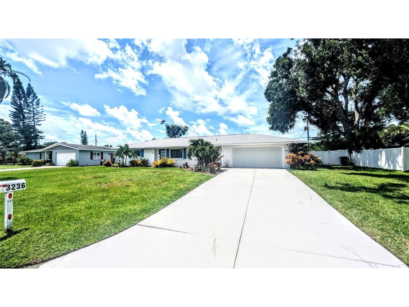 3236 S Lockwood Ridge Road Sarasota FL 34239 A4659652 image2