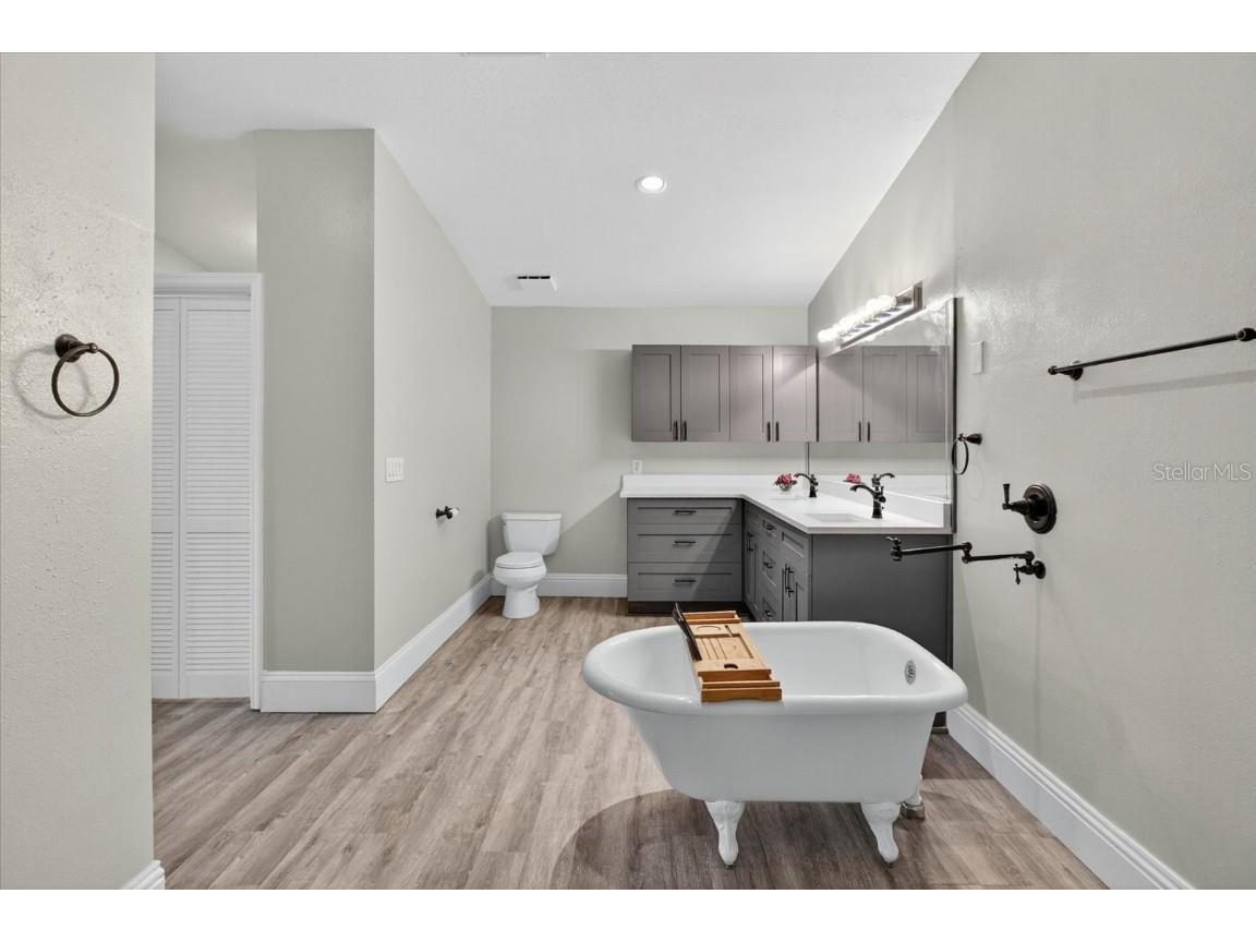 3238 Cullendale Drive Tampa FL 33618 TB8435911 image43