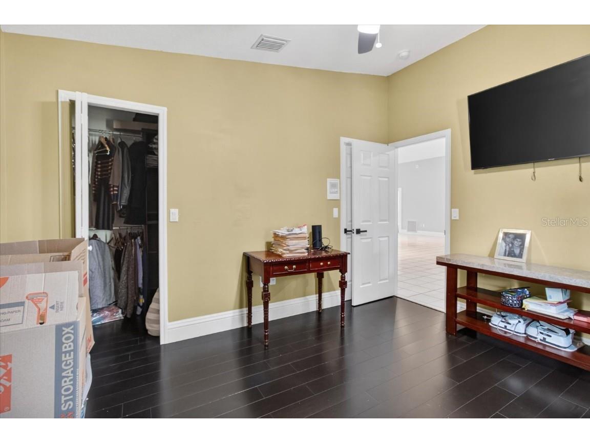 3238 Cullendale Drive Tampa FL 33618 TB8435911 image59