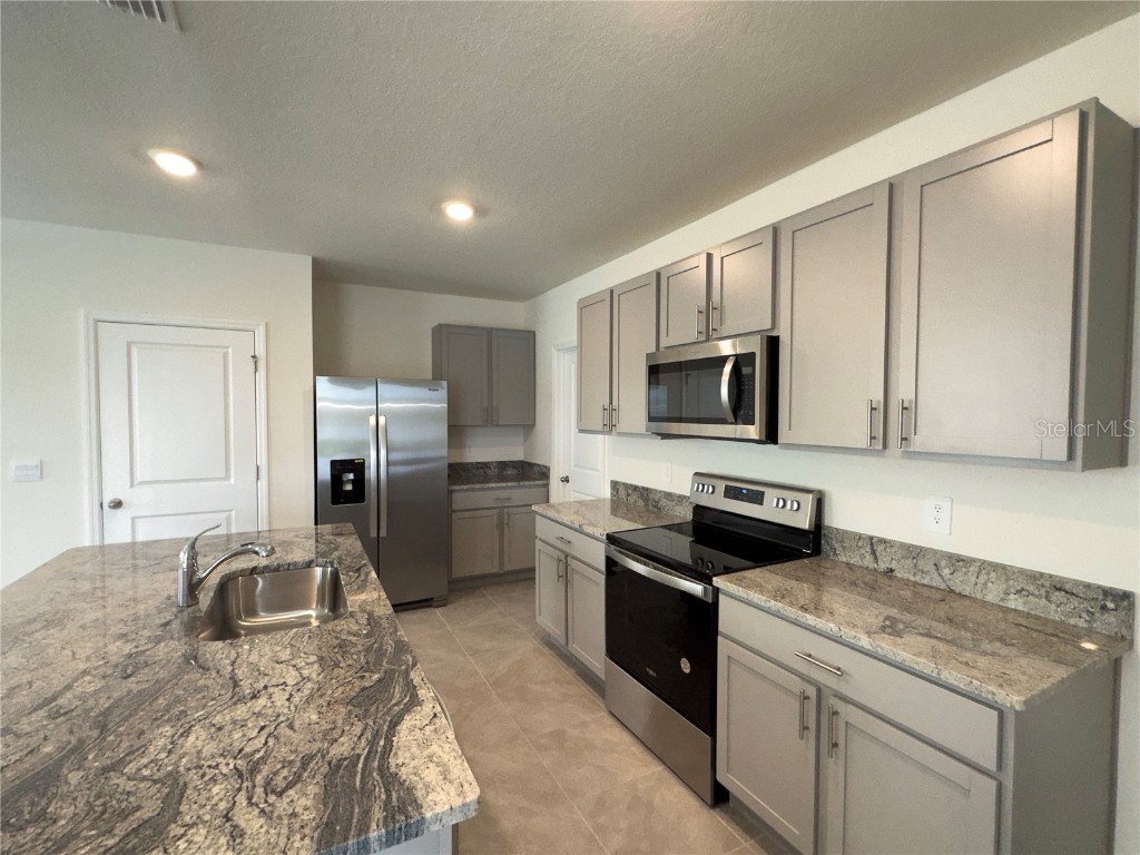 3238 Hilltop Circle Bradenton FL 34211 A4666703 image5