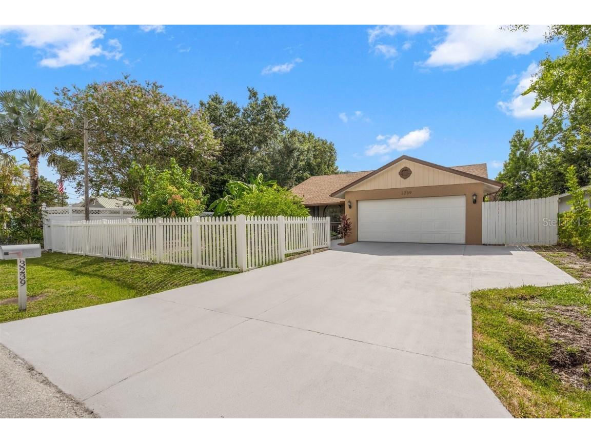 3239 Cary Way Sarasota FL 34232 A4577896 image1