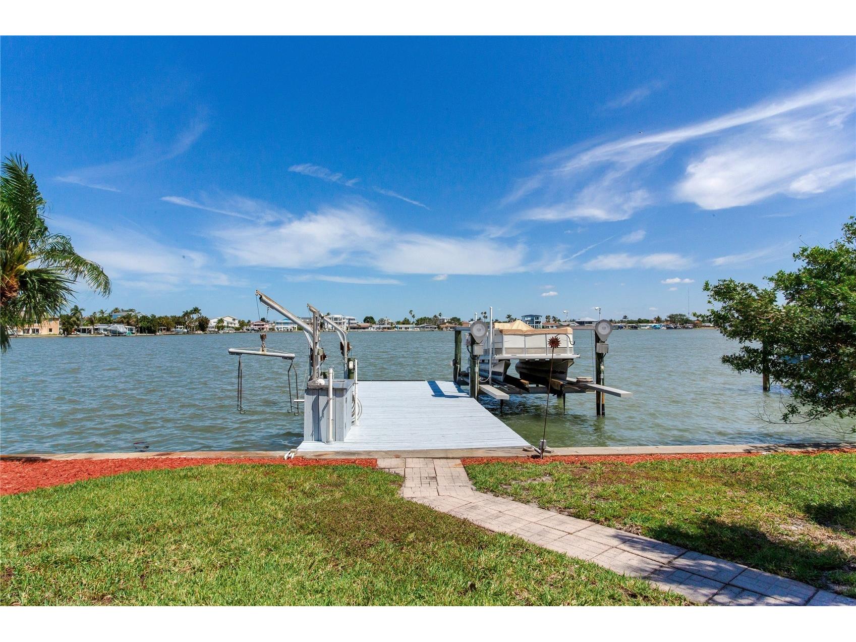324 173rd Avenue E North Redington Beach FL 33708 TB8505750 image1
