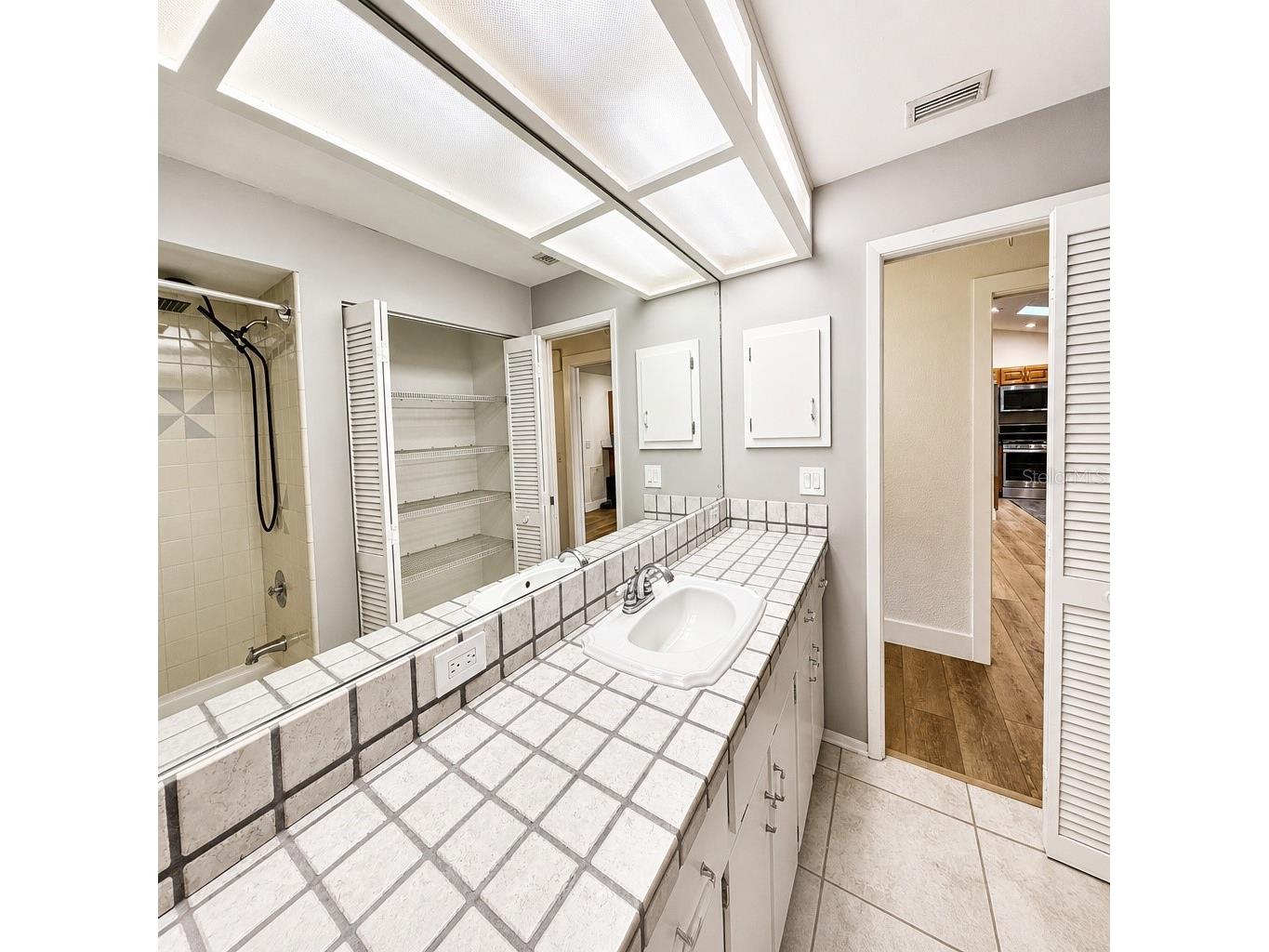 324 42nd Avenue N Saint Petersburg FL 33703 TB8515690 image26