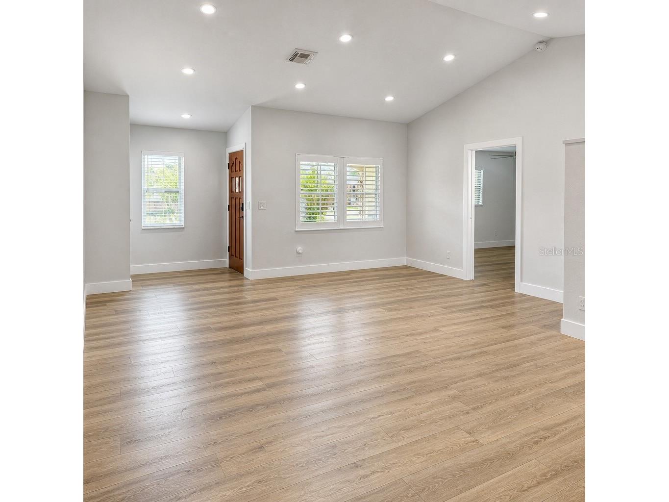 324 42nd Avenue N Saint Petersburg FL 33703 TB8515690 image3