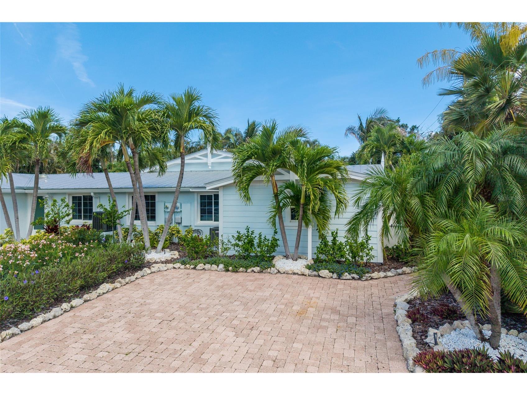 324 64th Street Holmes Beach FL 34217 A4694348 image1