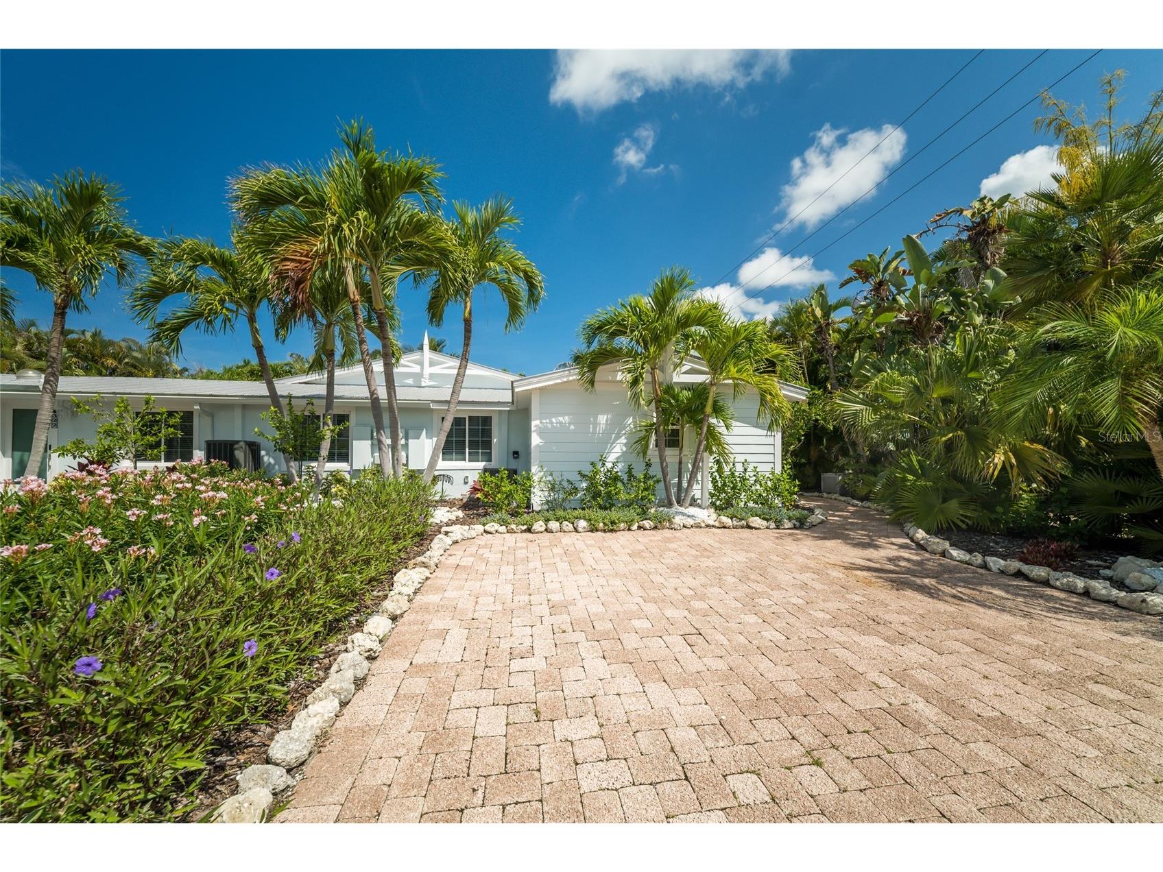 324 64th Street Holmes Beach FL 34217 A4694348 image4