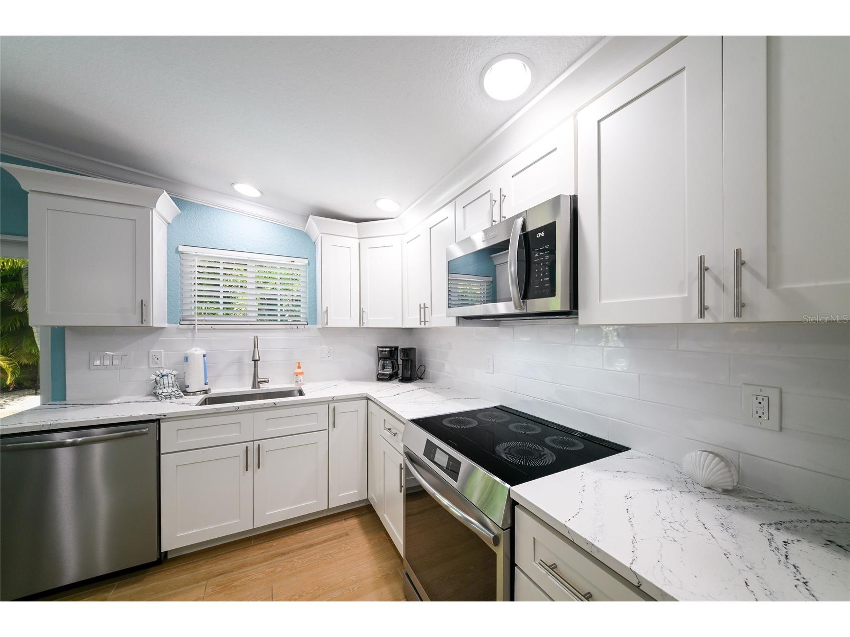 324 64th Street Holmes Beach FL 34217 A4694348 image9