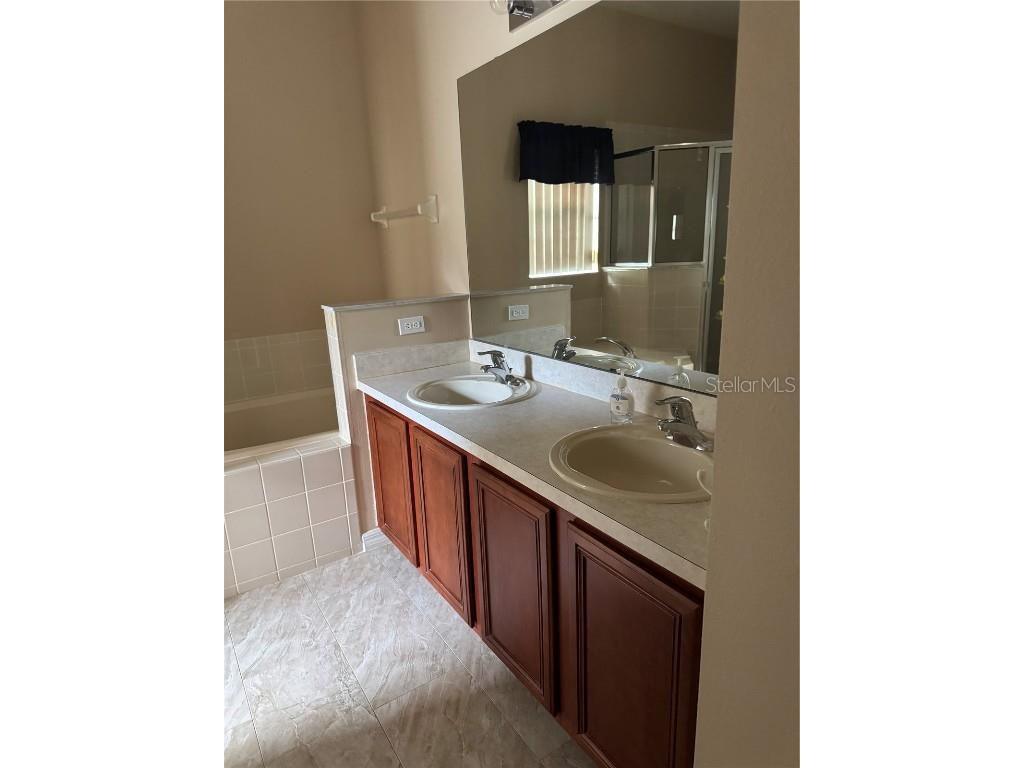 324 Aldershot Court Kissimmee FL 34758 S5136738 image12