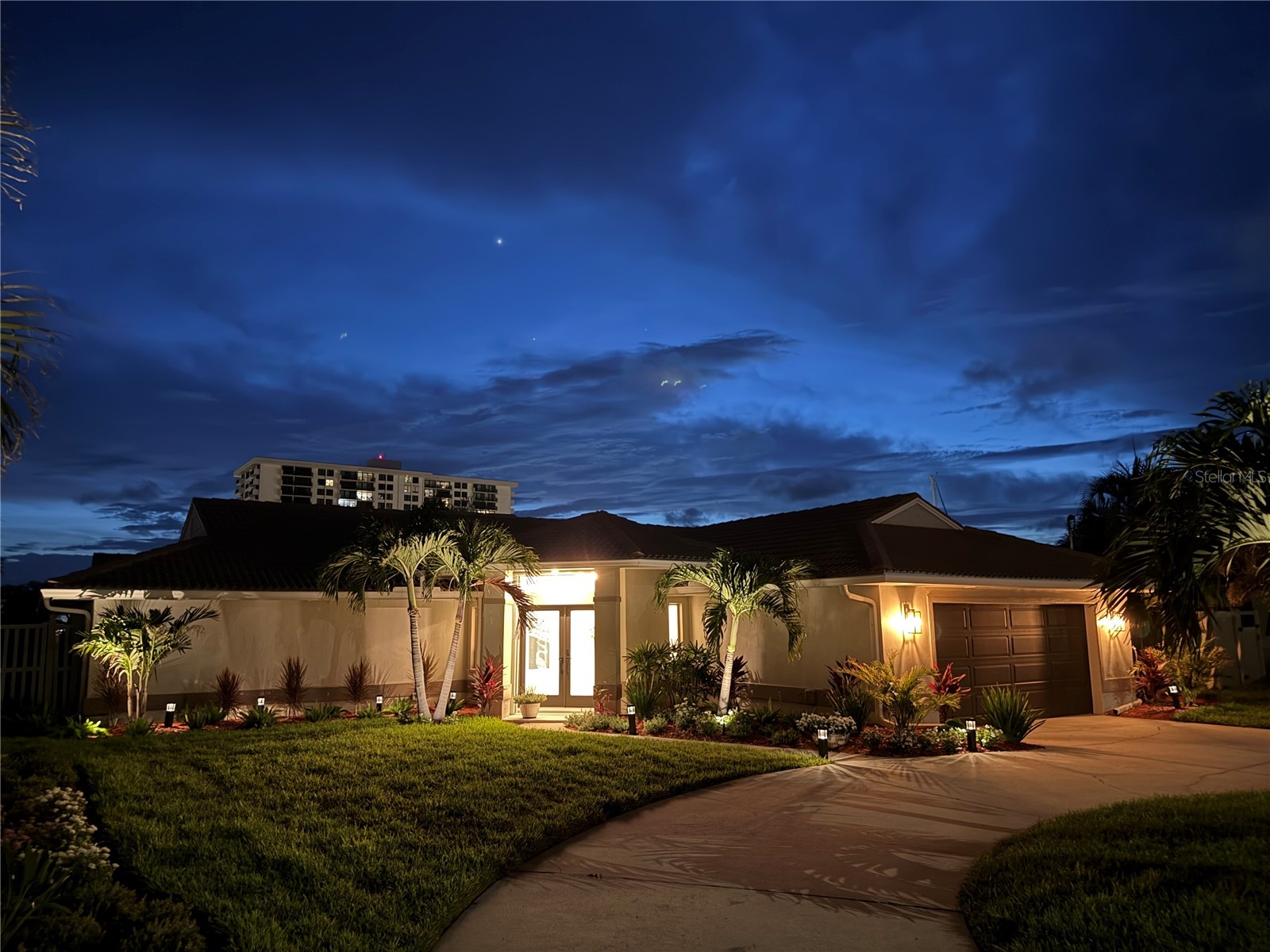 324 Leeward Island Clearwater Beach FL 33767 TB8518175 image1
