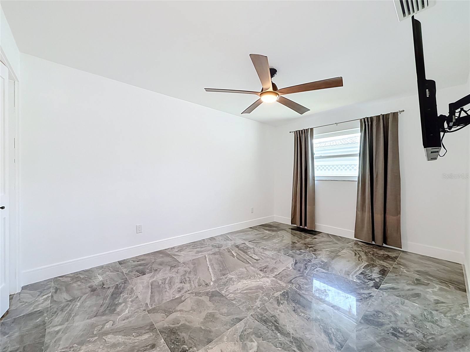 324 Leeward Island Clearwater Beach FL 33767 TB8518175 image24