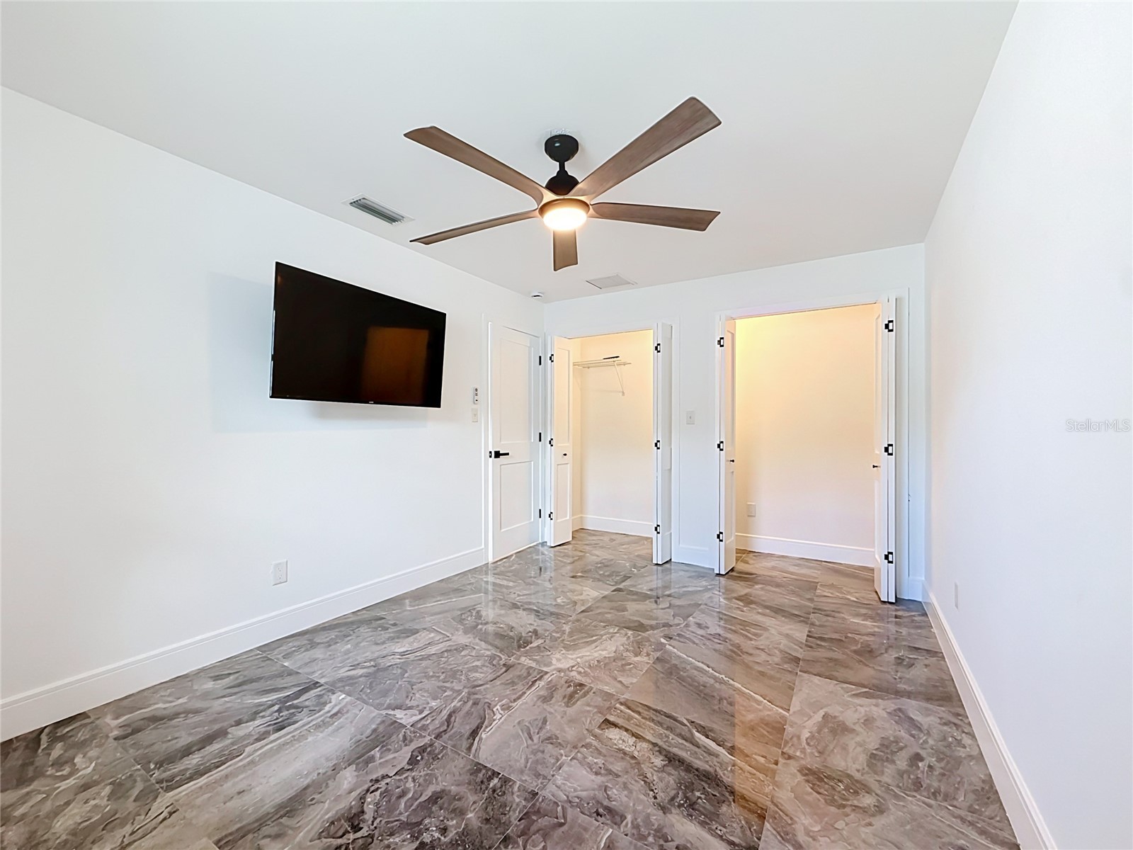 324 Leeward Island Clearwater Beach FL 33767 TB8518175 image26