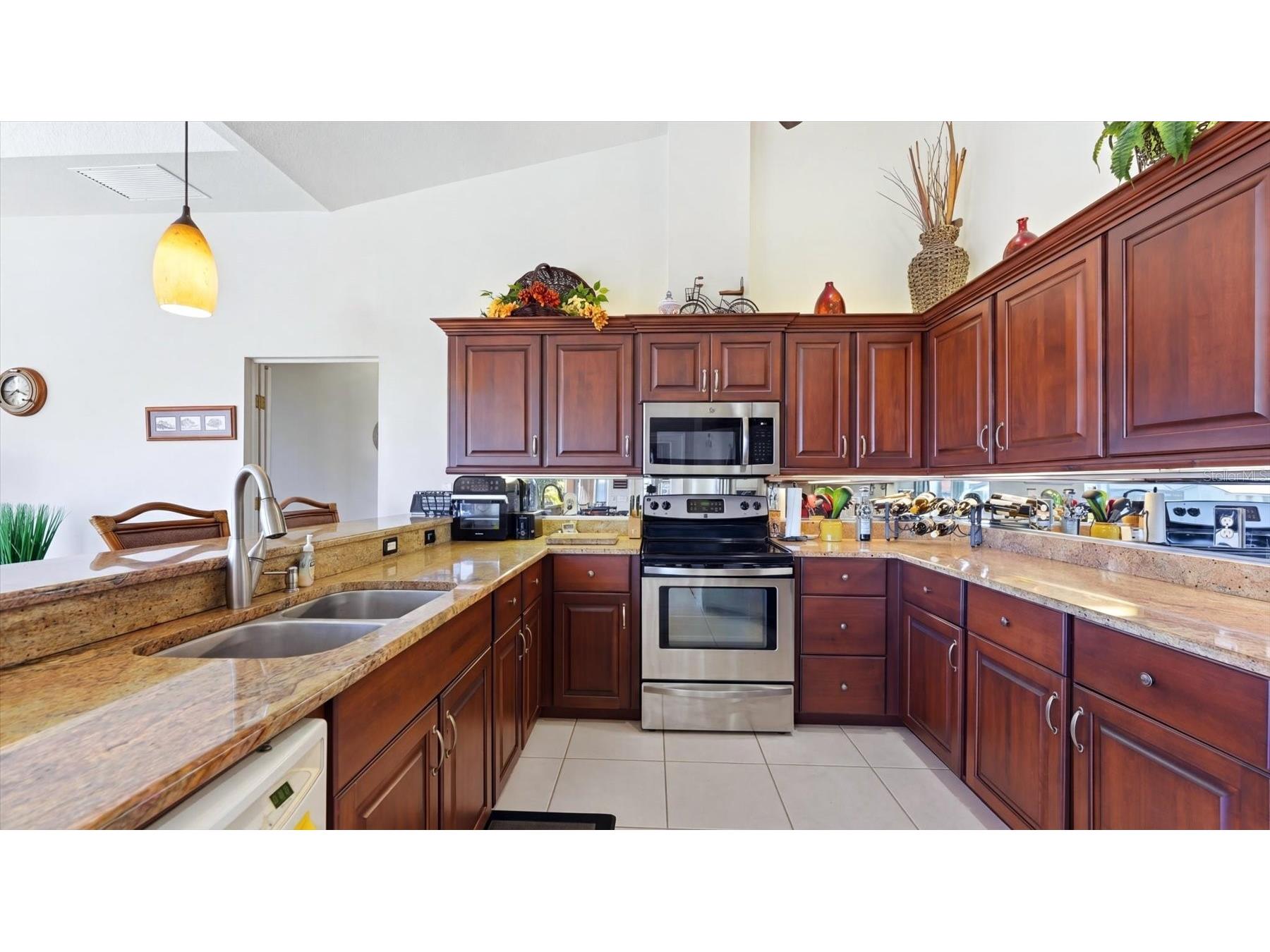 324 Oakwood Circle Englewood FL 34223 D6147206 image15