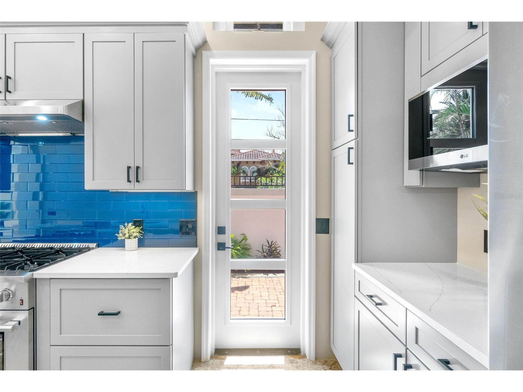 324 Siesta Drive Sarasota FL 34242 A4692790 image19
