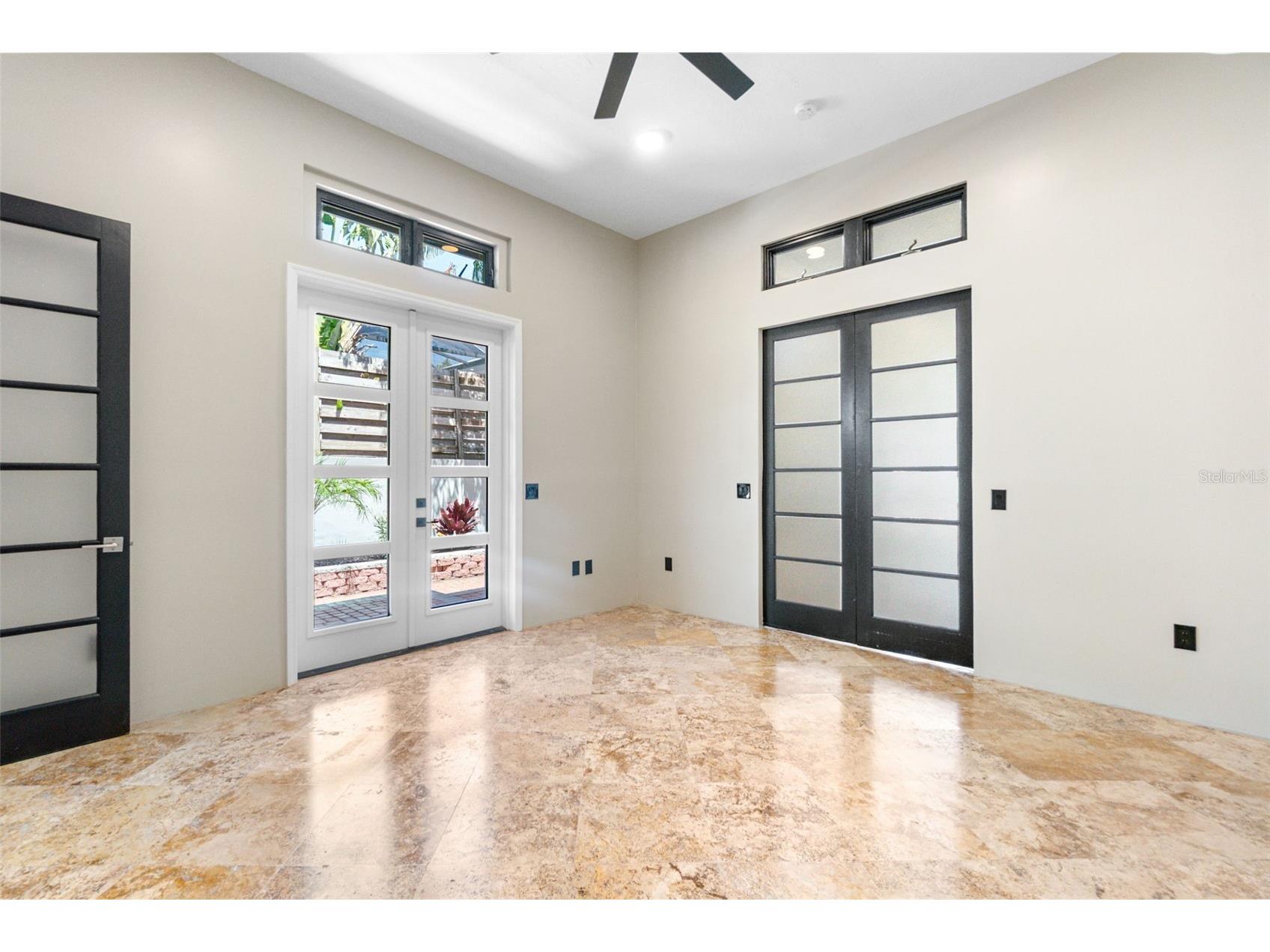 324 Siesta Drive Sarasota FL 34242 A4692790 image24