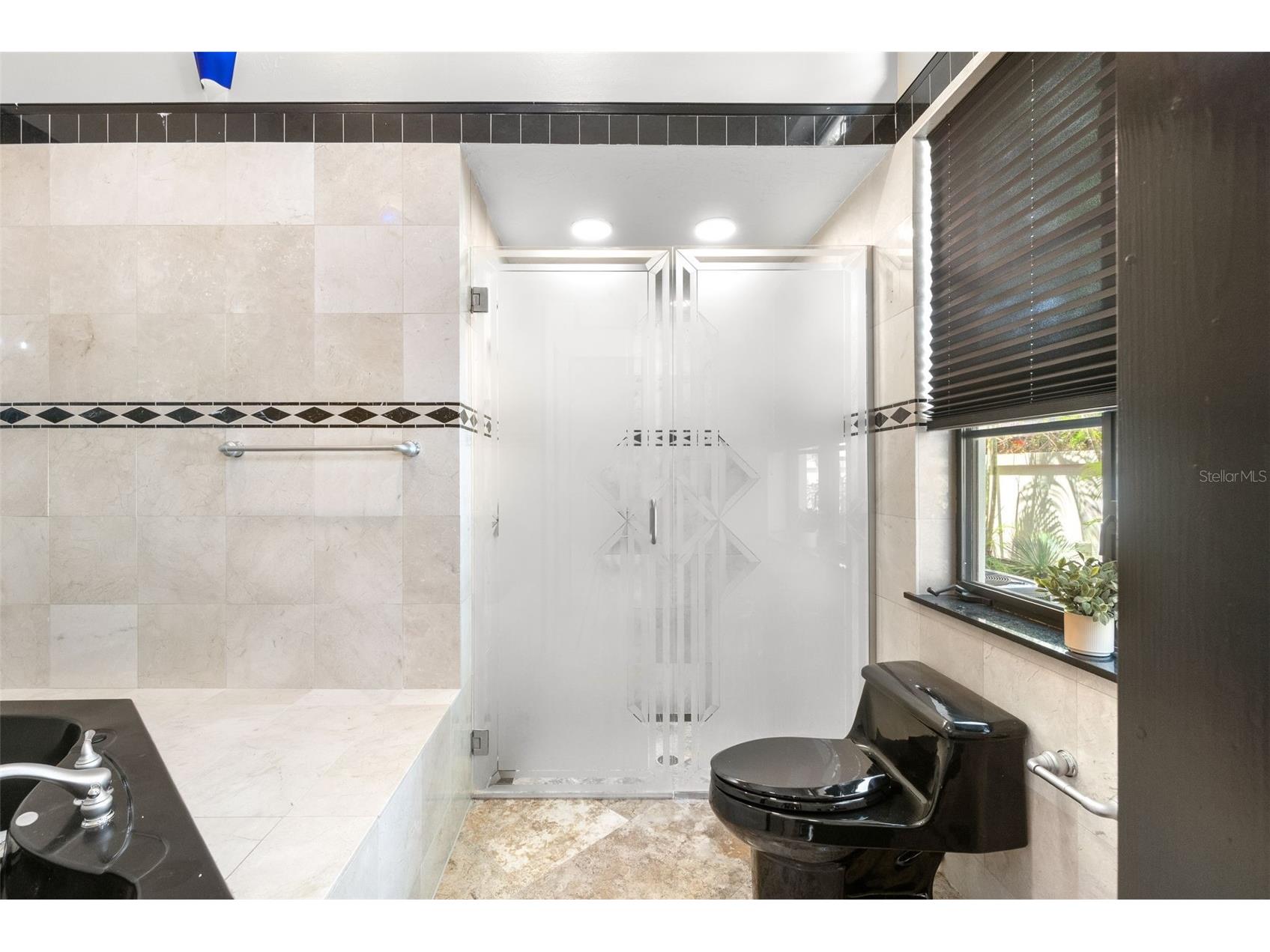 324 Siesta Drive Sarasota FL 34242 A4692790 image28