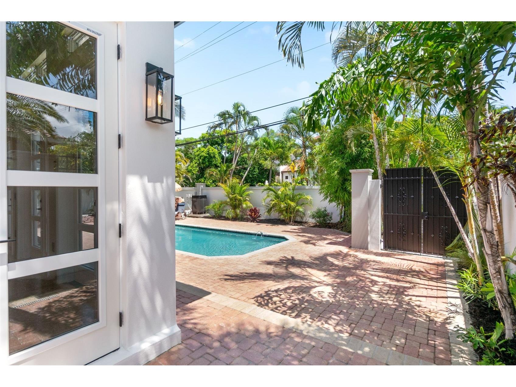 324 Siesta Drive Sarasota FL 34242 A4692790 image42