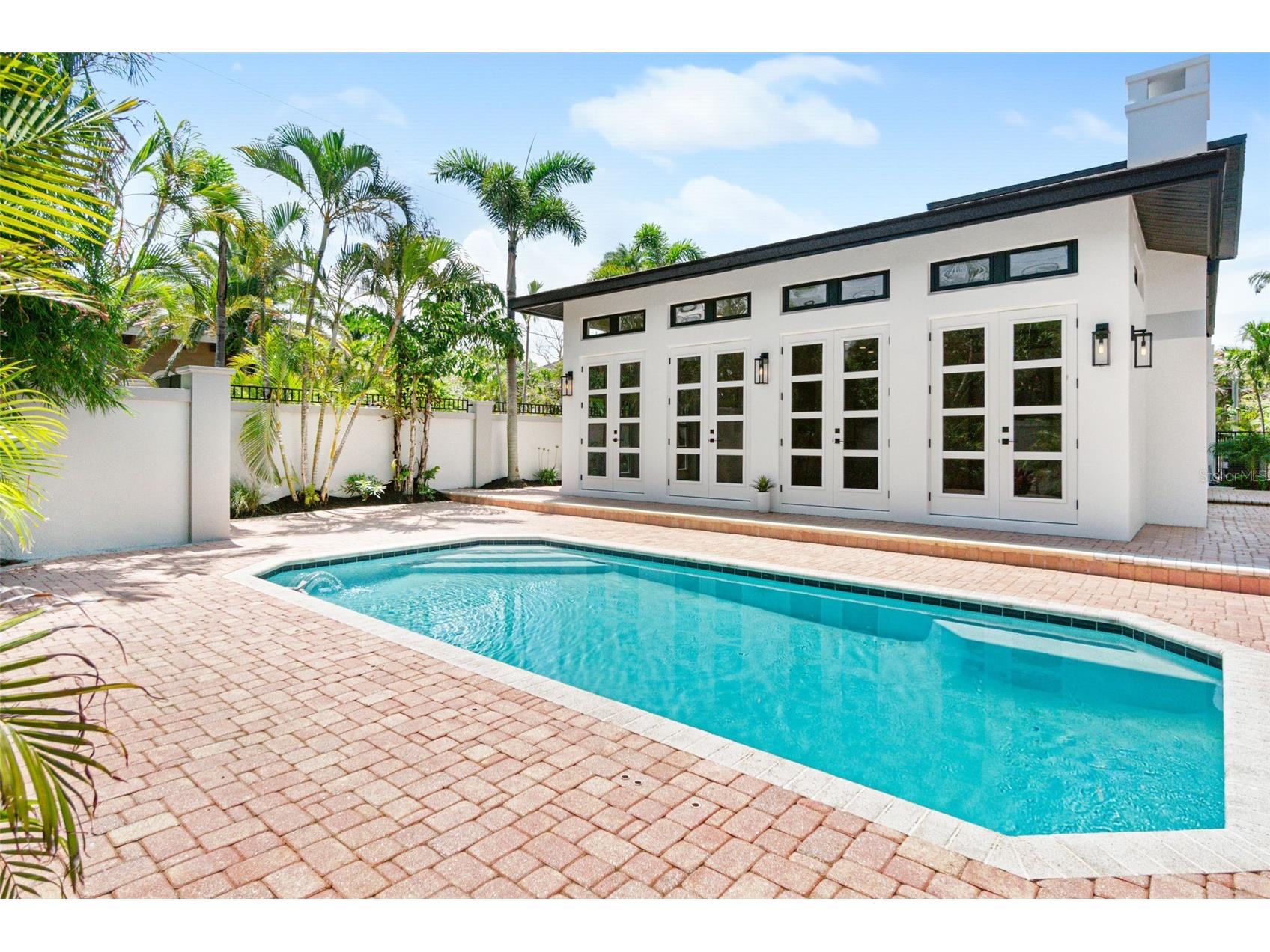 324 Siesta Drive Sarasota FL 34242 A4692790 image45