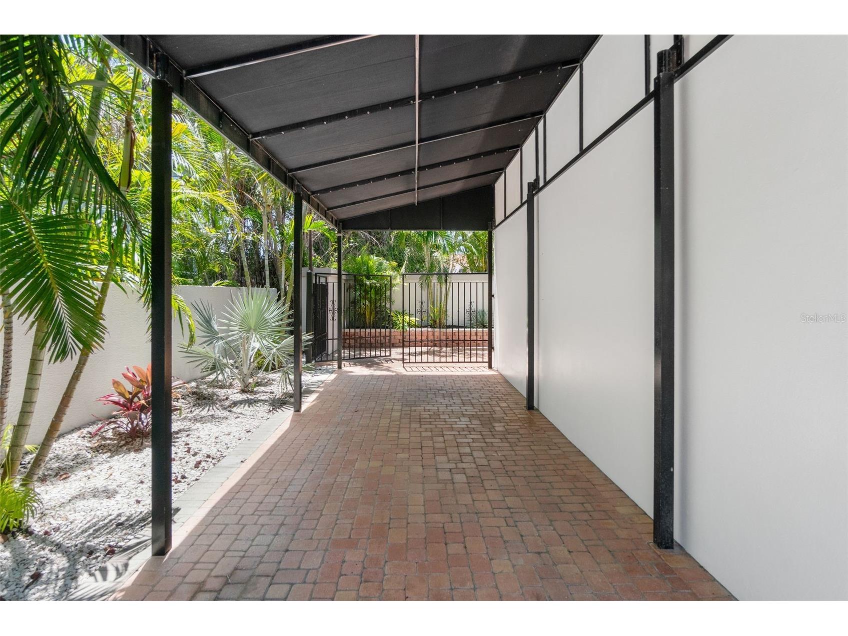 324 Siesta Drive Sarasota FL 34242 A4692790 image49