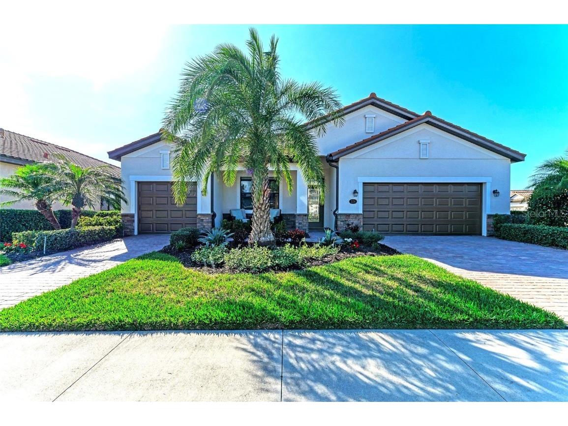 324 Whispering Palms Lane Bradenton FL 34212 A4640095 image1