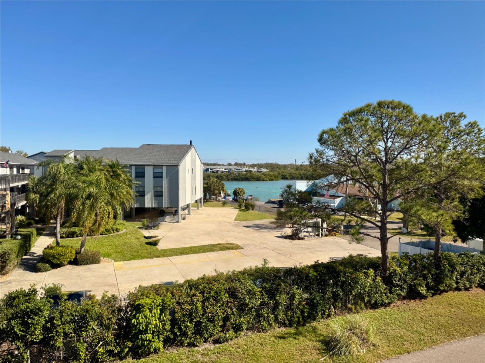 324 Windrush Boulevard #8 Indian Rocks Beach FL 33785 TB8475556 image1