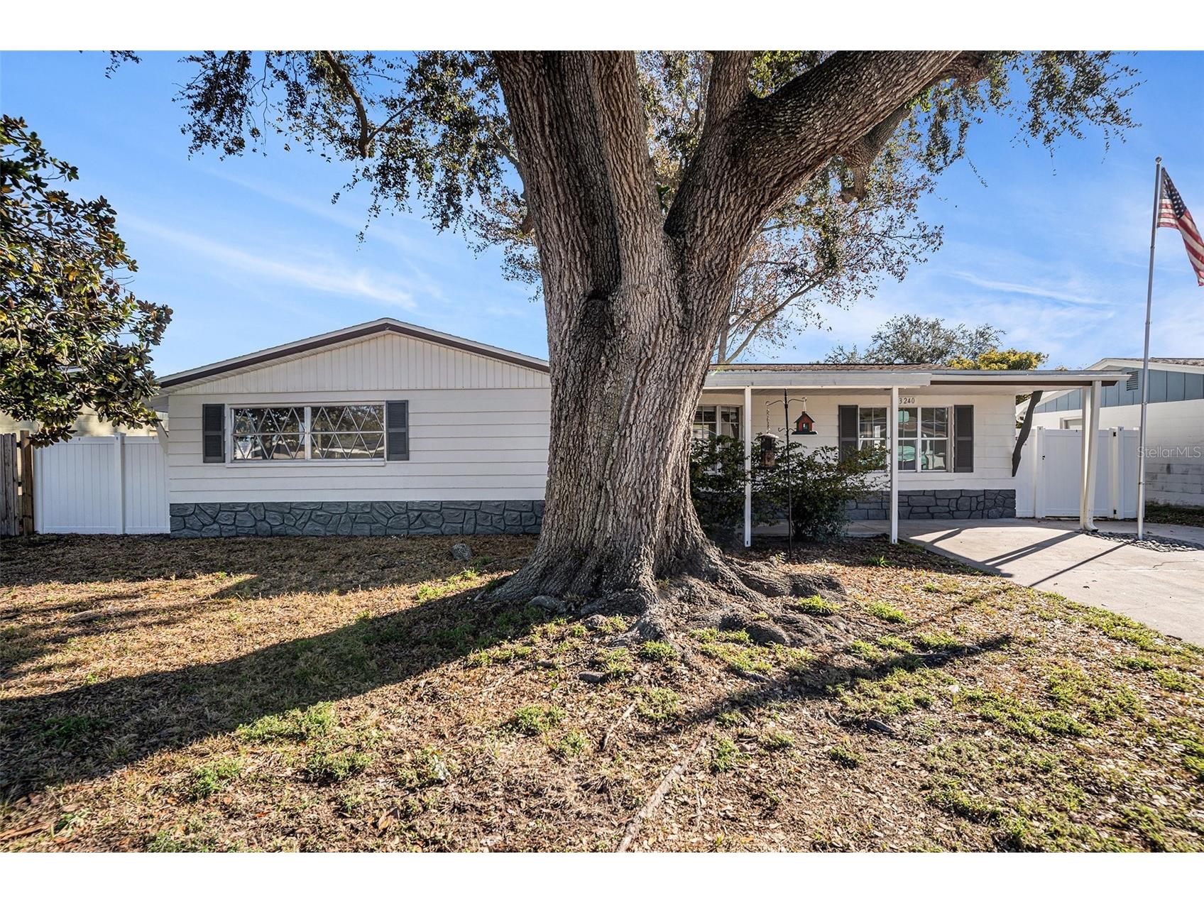 3240 Columbus Drive Holiday FL 34691 TB8458555 image1