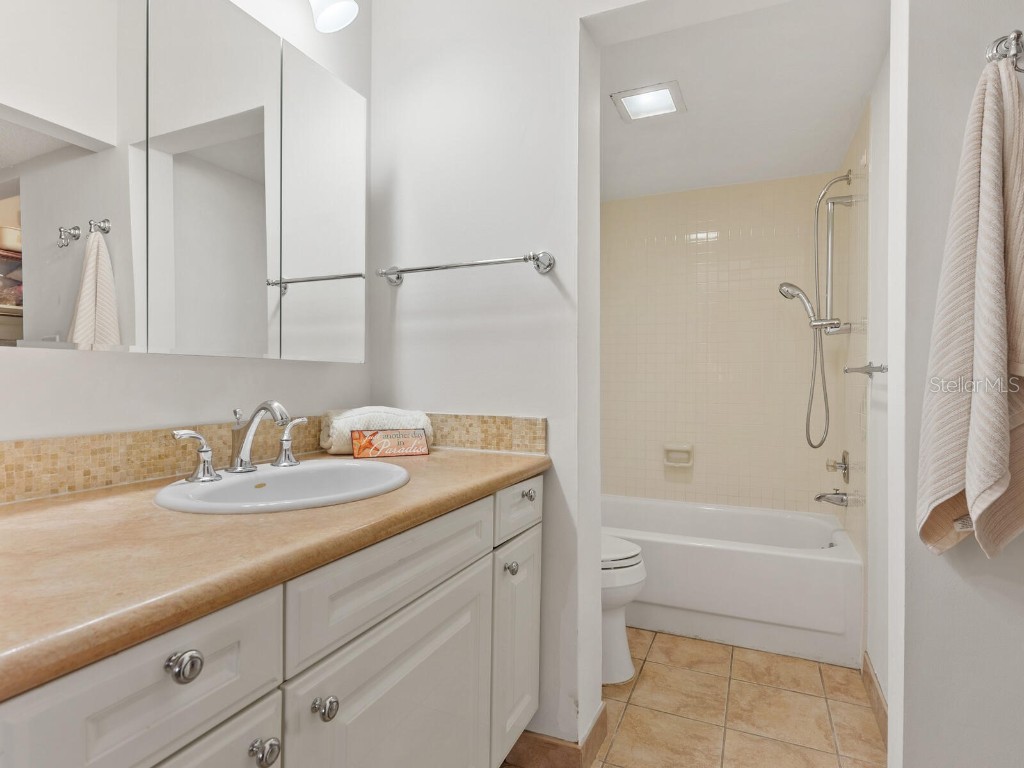 3240 Gulf Of Mexico Drive #B104 Longboat Key FL 34228 - CRANES BAYOU A4637105 image18