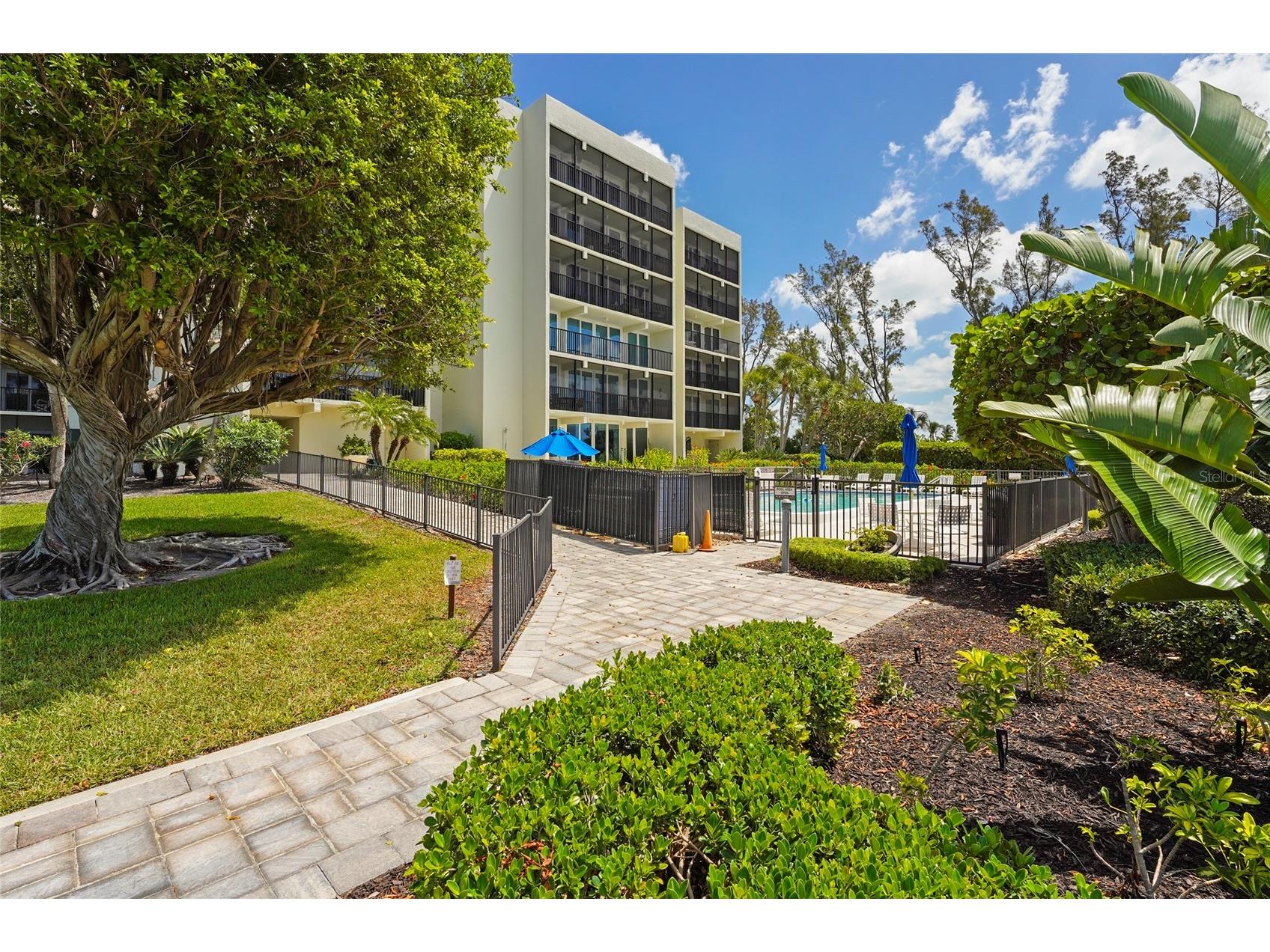 3240 Gulf Of Mexico Drive #B104 Longboat Key FL 34228 A4688243 image17