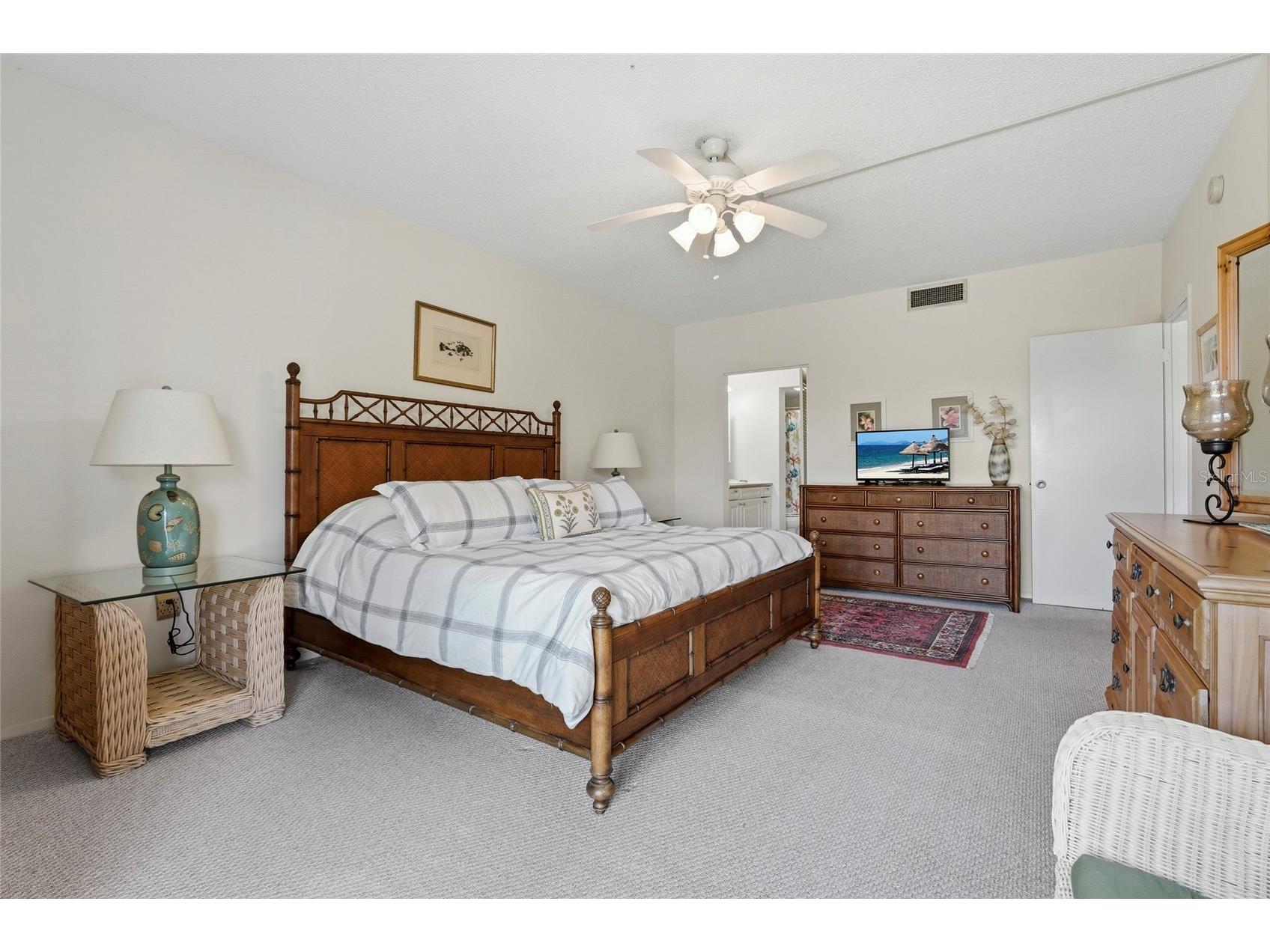 3240 Gulf Of Mexico Drive #B104 Longboat Key FL 34228 A4688243 image28