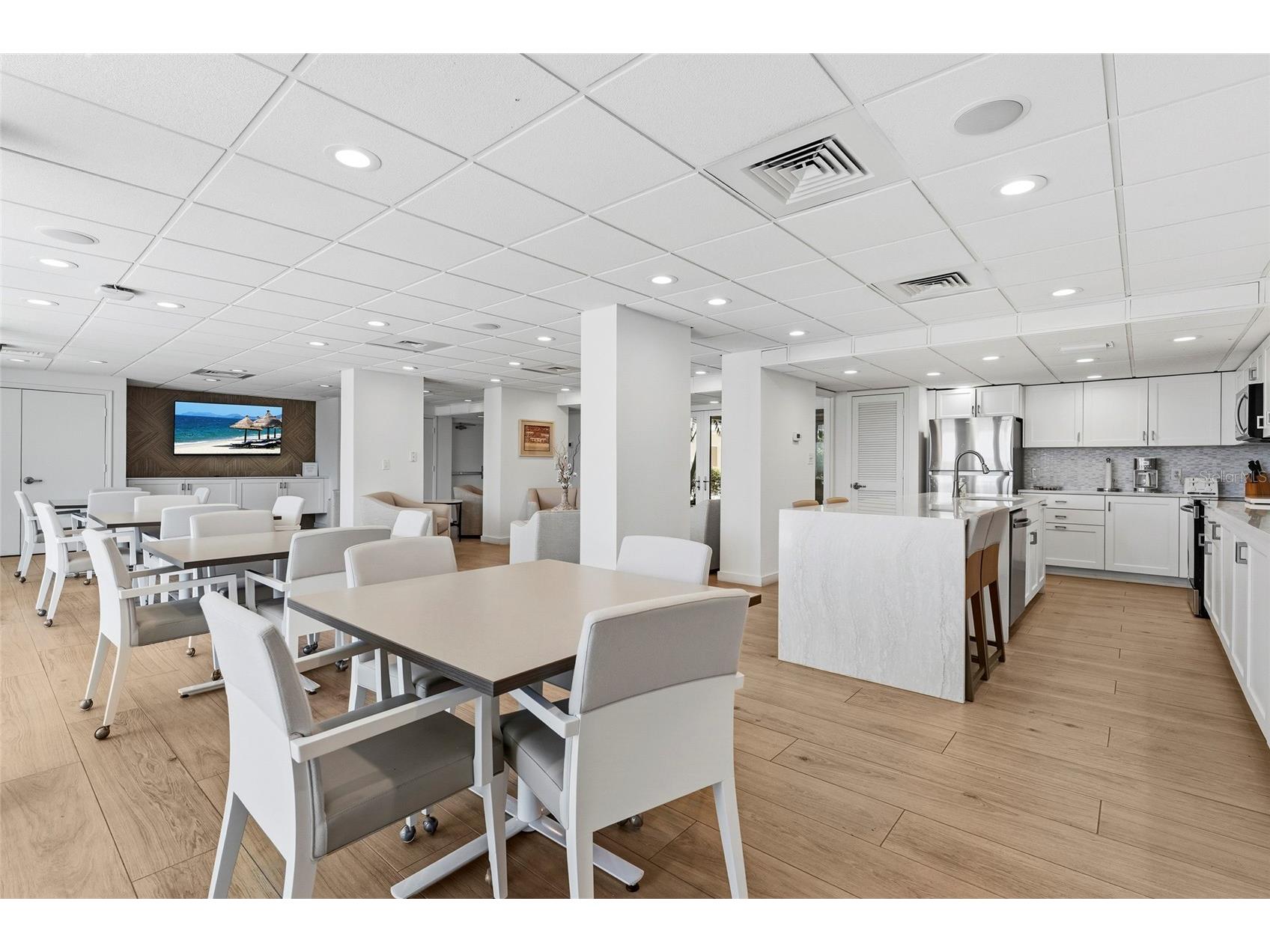 3240 Gulf Of Mexico Drive #B104 Longboat Key FL 34228 A4688243 image55
