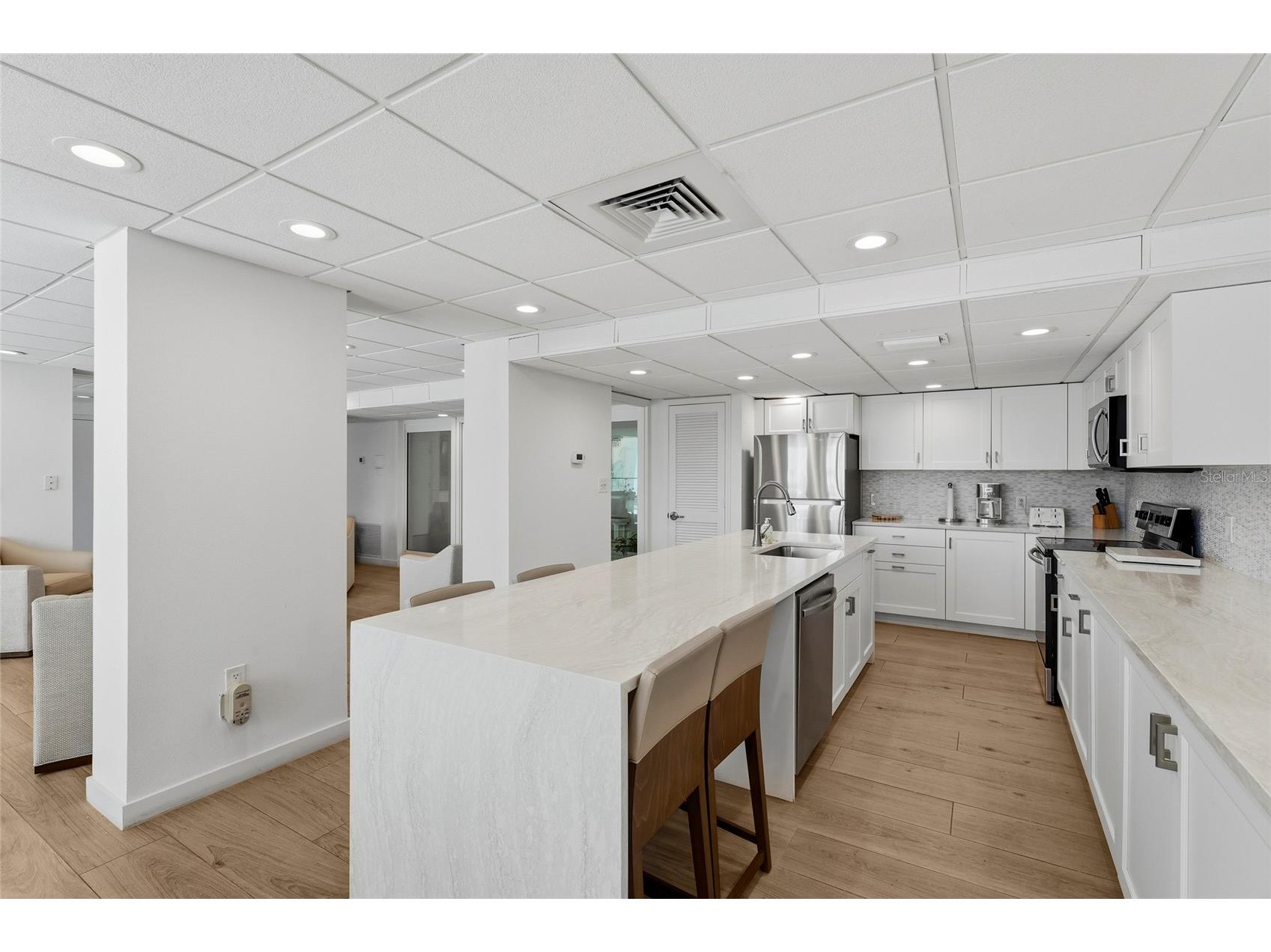 3240 Gulf Of Mexico Drive #B104 Longboat Key FL 34228 A4688243 image56
