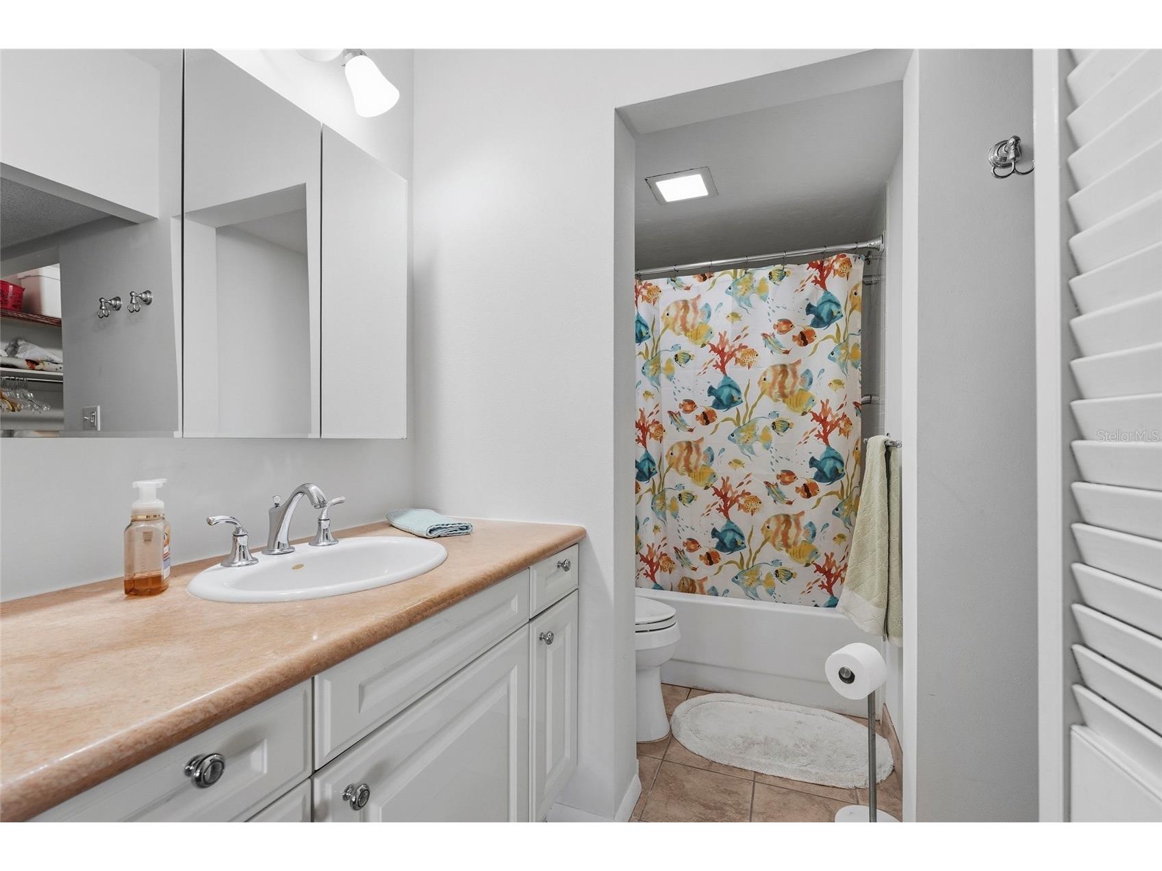 3240 Gulf Of Mexico Drive #B104 Longboat Key FL 34228 A4688243 image9