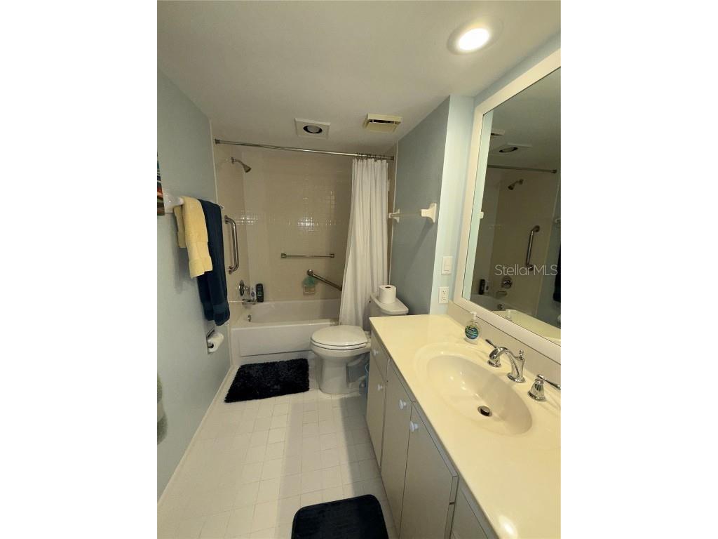 3240 Gulf Of Mexico Drive #B402 Longboat Key FL 34228 A4674652 image9