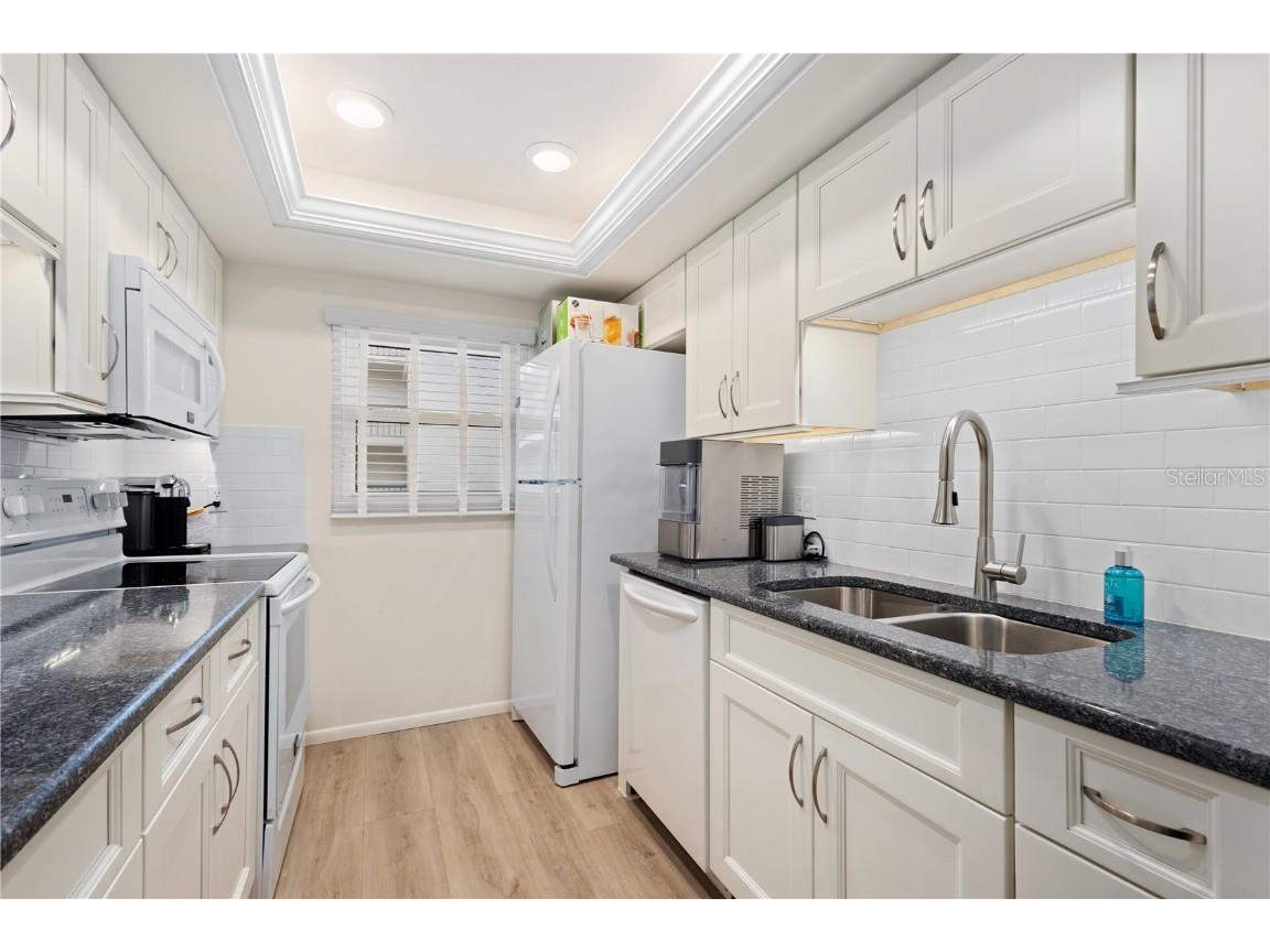 3240 Gulf Of Mexico Drive #B404 Longboat Key FL 34228 - CRANE'S BAYOU A4627070 image18