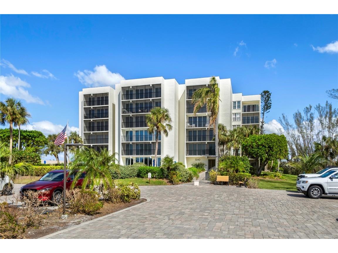 3240 Gulf Of Mexico Drive #B404 Longboat Key FL 34228 - CRANE'S BAYOU A4627070 image2